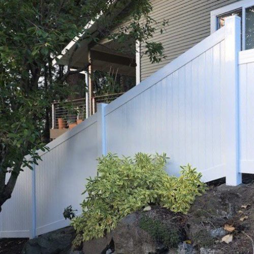 Durable White Vinyl Fencing